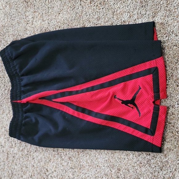 Boy's Air Jordan Shorts - Picture 4 of 4
